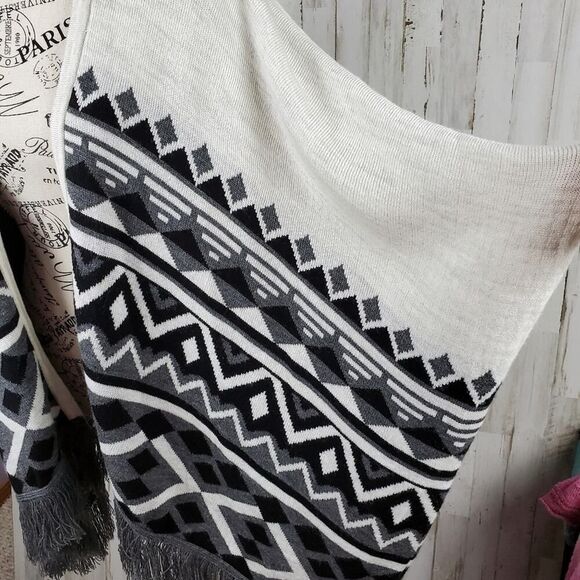 Atmosphere Aztec Poncho Sweater Gray Black XS - Picture 2 of 12